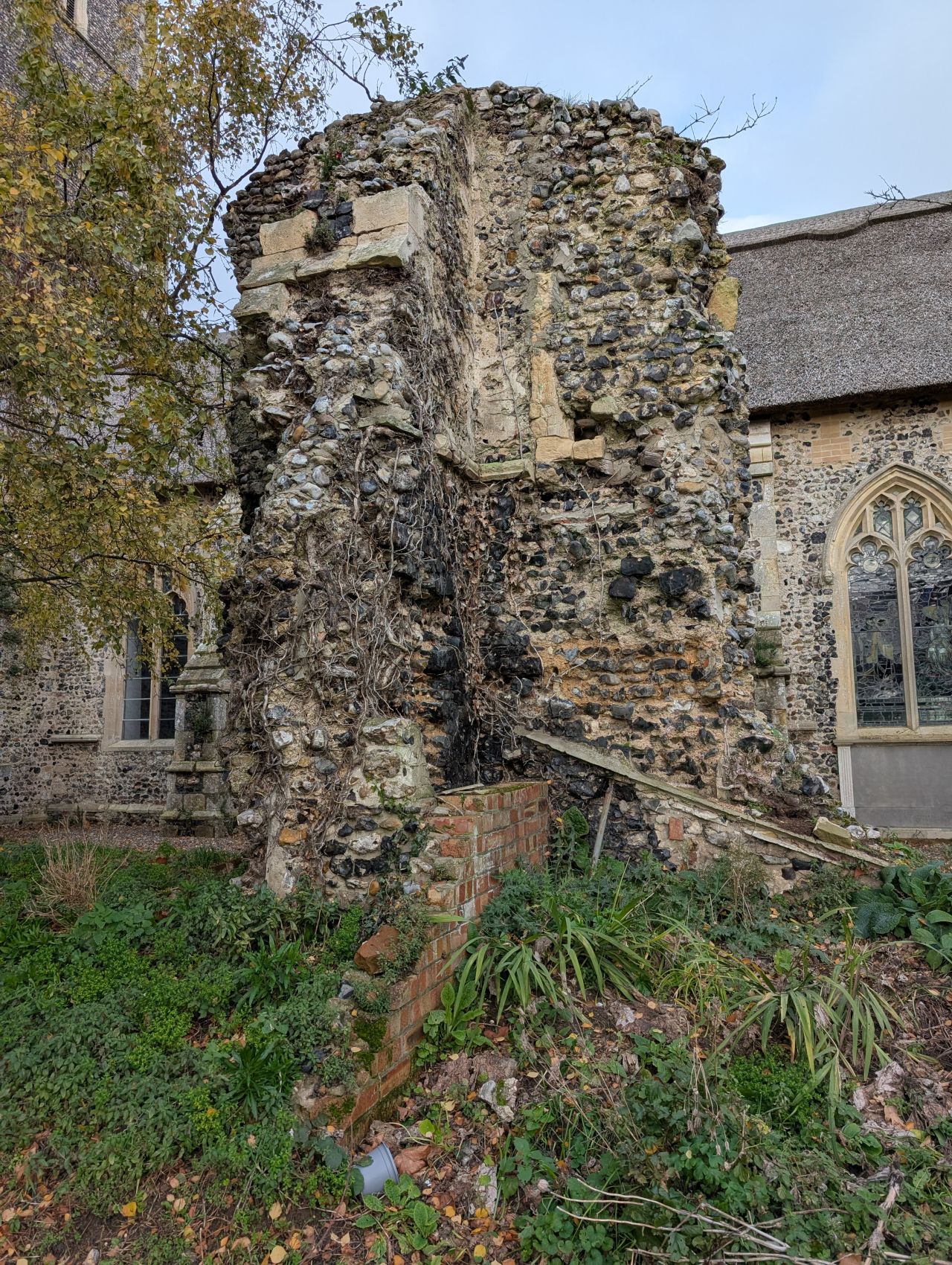 2025-11-27 03 Kessingland Saint Edmund.jpg