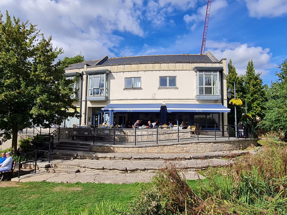 2022-09-18 64 Calne.jpg