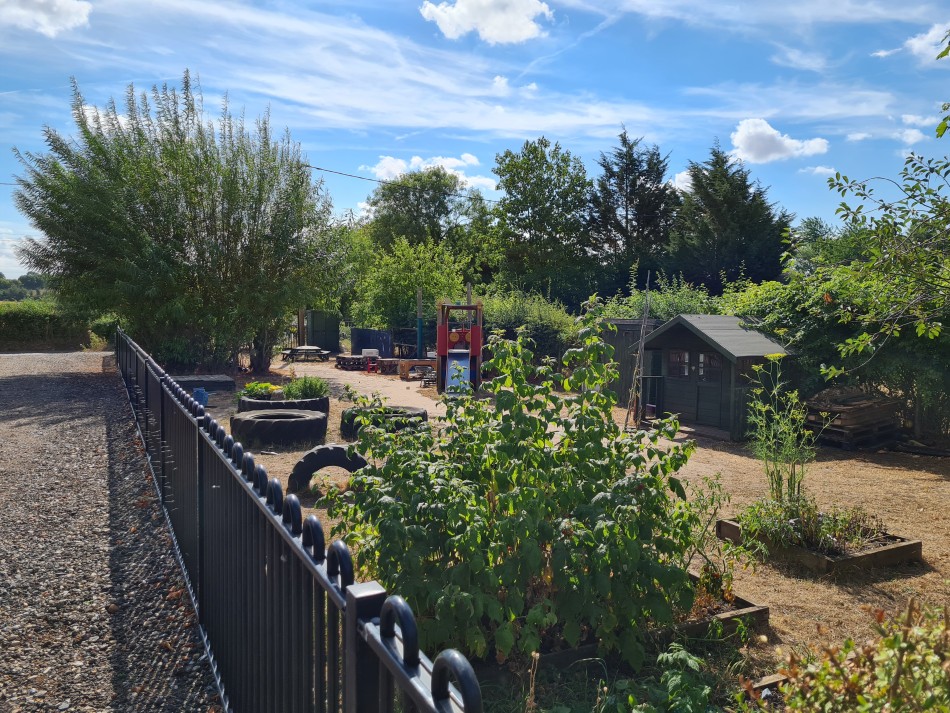 2022-08-04 04 Wensum at Forncett.jpg