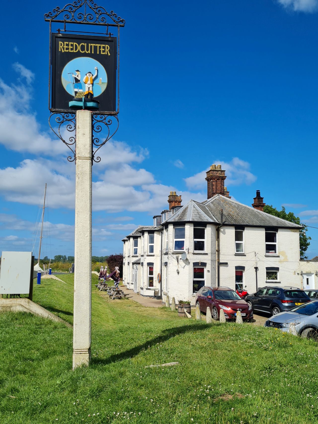 2024-07-04 09 Wensum Ramblers at Cantley.jpg