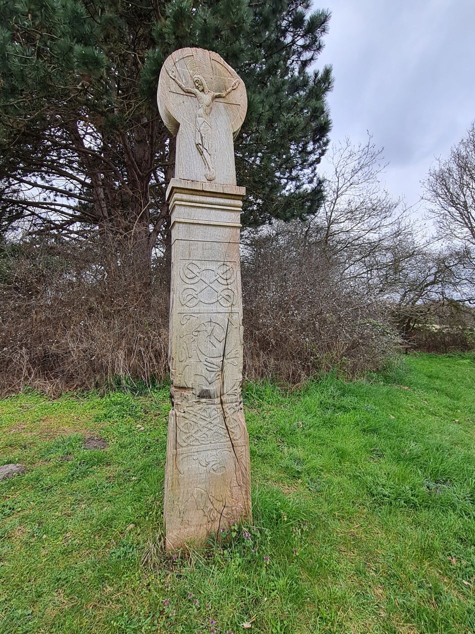 2024-04-10 41 Iken and a Roman and Iron Age Reconstruction.jpg