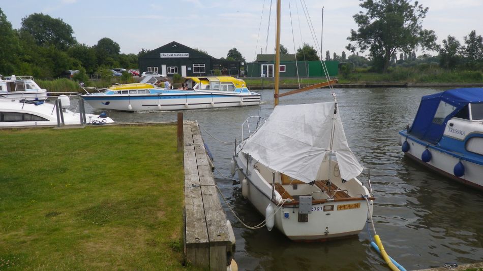 2017-07-06 01 Acle Bridge Inn.jpg