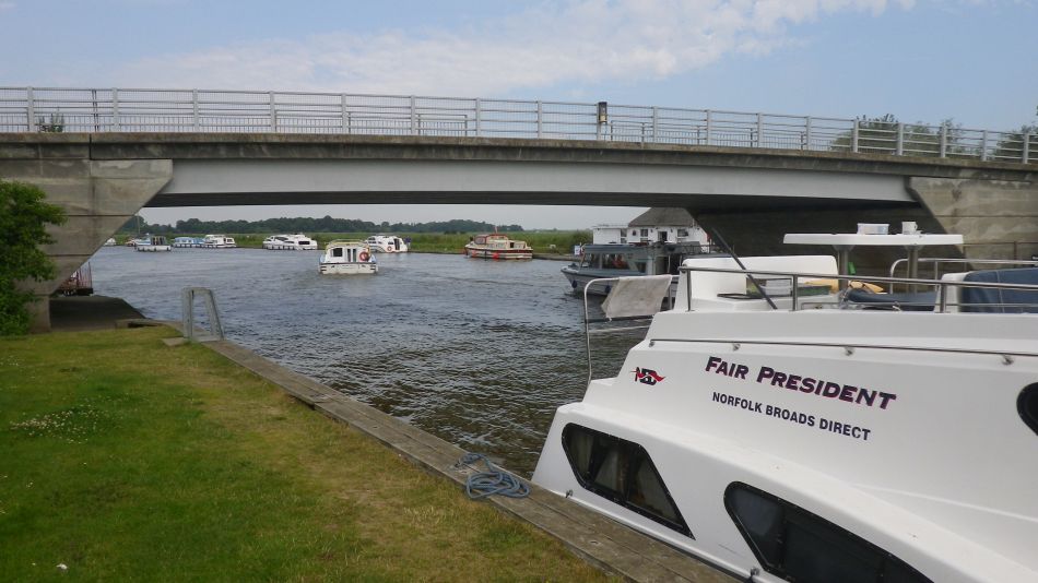 2017-07-06 02 Acle Bridge Inn.jpg