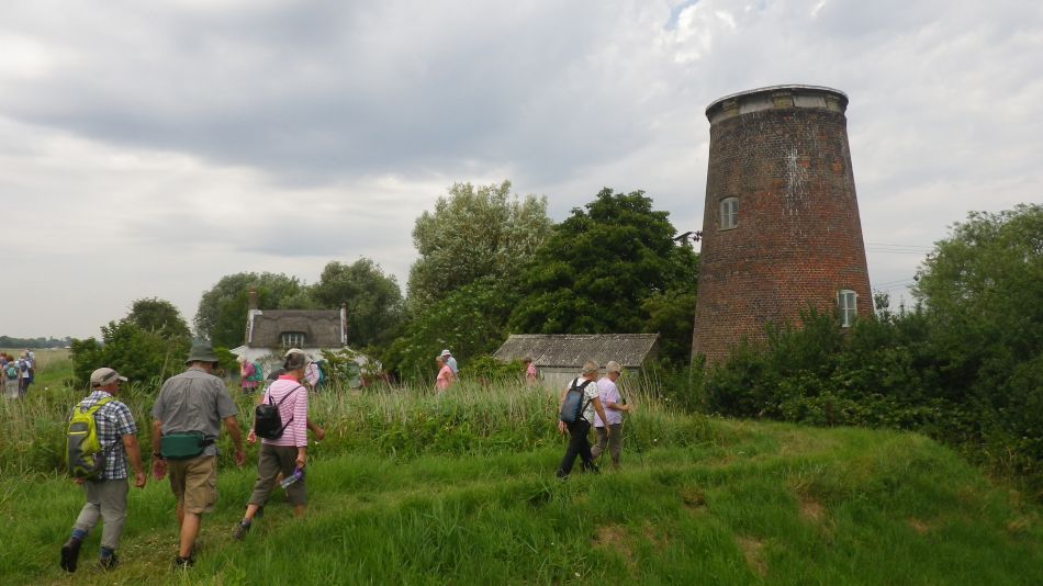 2017-07-06 16 Acle Bridge Inn.jpg