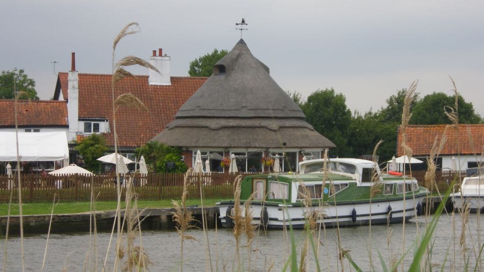 2017-07-06 19 Acle Bridge Inn.jpg