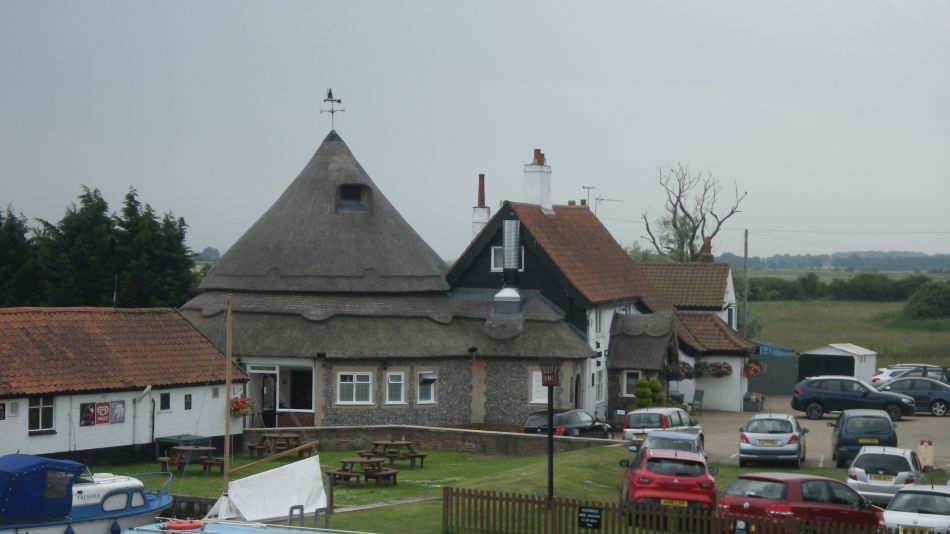 2017-07-06 21 Acle Bridge Inn.jpg