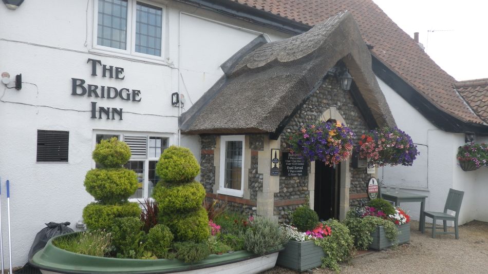 2017-07-06 22 Acle Bridge Inn.jpg