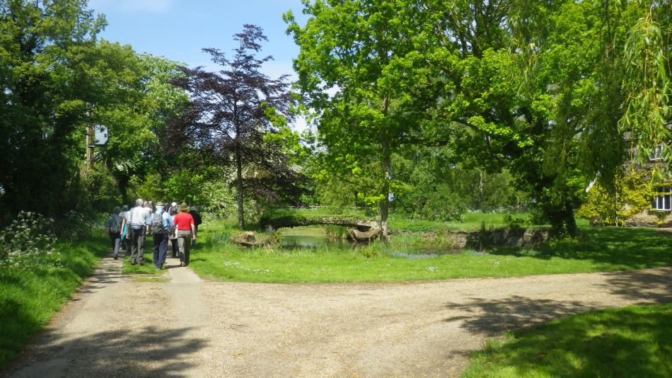 2019-05-22 06 St James and St Cross.jpg