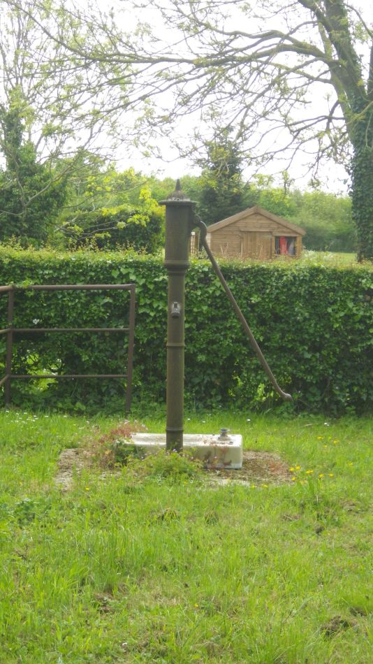 2019-05-22 21 St James Village Pump.jpg