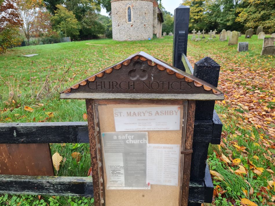 2022-10-30 03 Angles Way 25 - Somerleyton.jpg