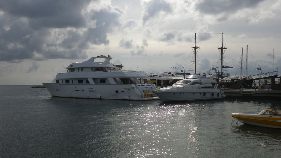 2018-01-16 21 Paphos Harbour.jpg