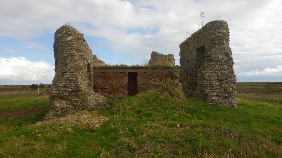 2016-10-23 14 Dunwich Heath Eels Foot.jpg