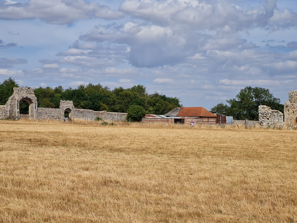 2022-08-07 23 Coastguard Cottages.jpg
