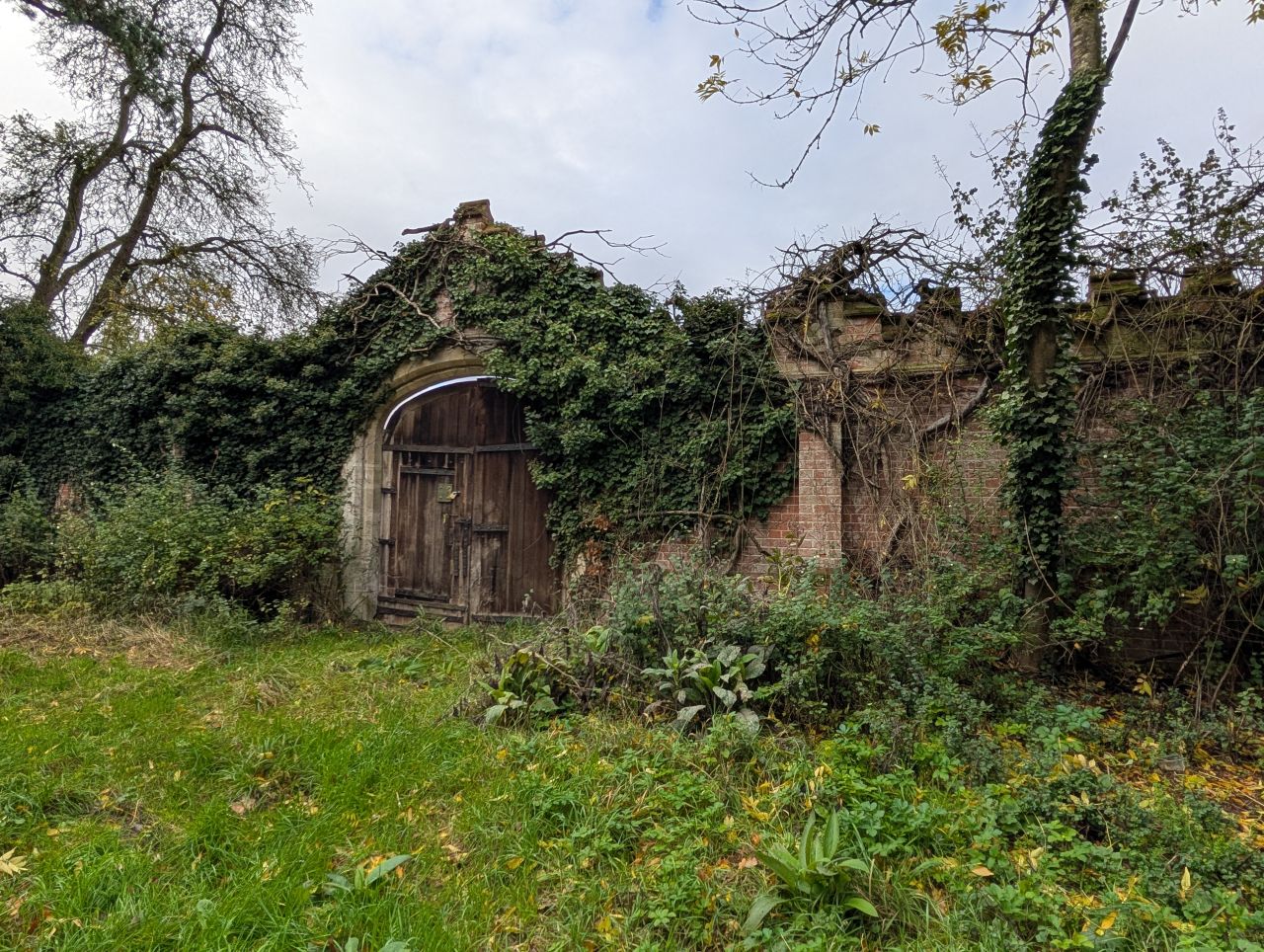 2025-10-25 11 Angles Way.jpg