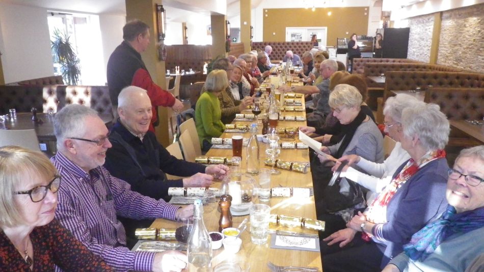 2019-12-04 09 Christmas Lunch Walk.jpg