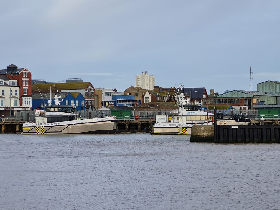 2023-12-20 31 Lowestoft and Piers.jpg