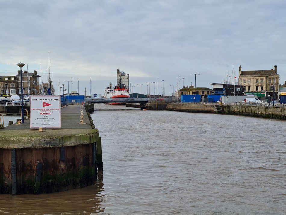 2023-12-20 34 Lowestoft and Piers.jpg
