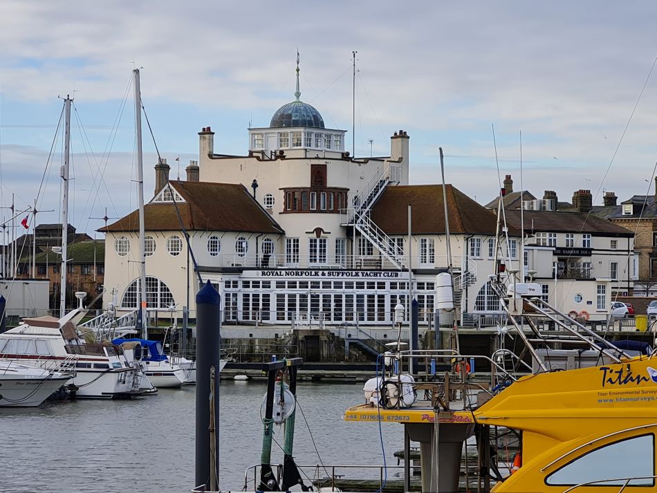 2023-12-20 37 Lowestoft and Piers.jpg