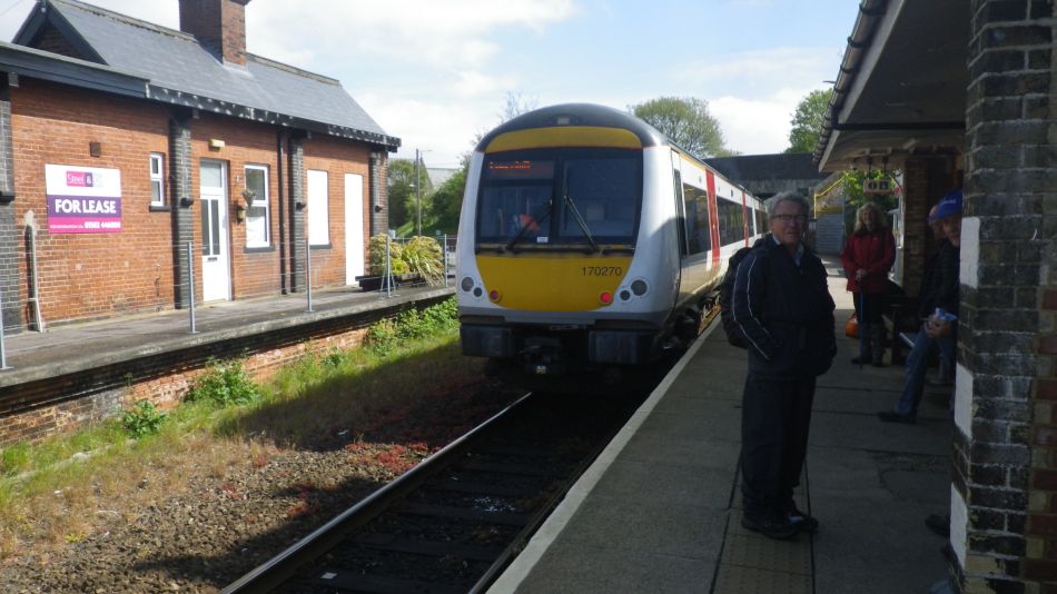 2019-05-09 04 Oulton Broad Soutn Station.jpg