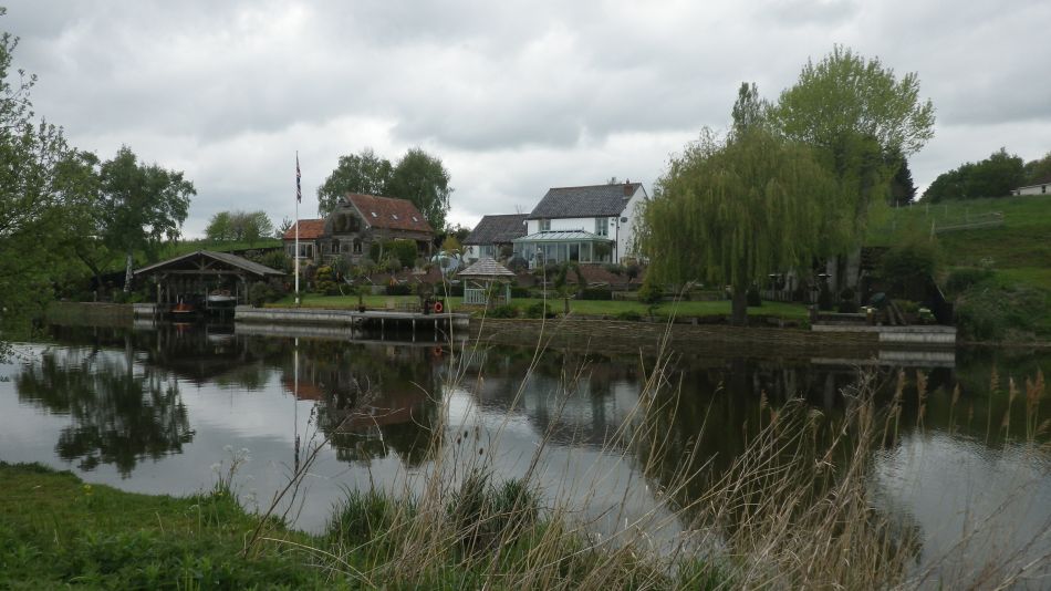 2019-05-09 12 Waveney Way 5.jpg