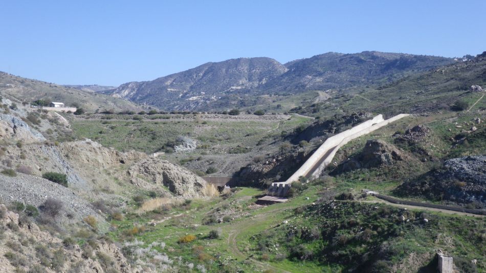 2018-01-29 10 Walk 3 Dam Spillway.jpg