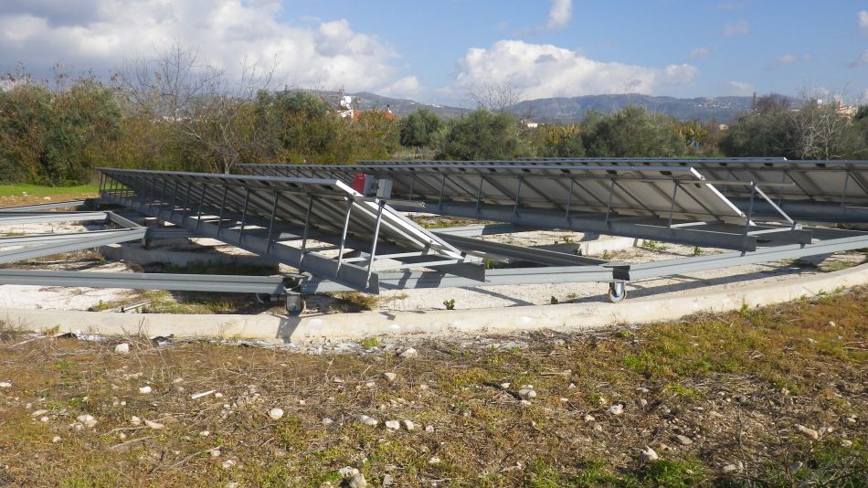 2019-01-23 35 Walk 17 Solar Panel Turntable.JPG