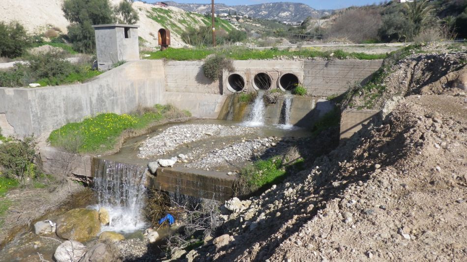 2019-02-03 04 Walk 16 Flowing Stream.JPG