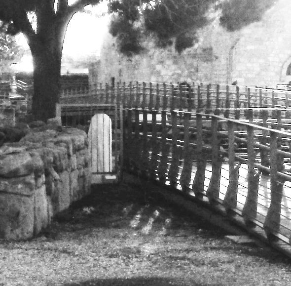 2019-02-05 04 Walk 8 Saint Pauls Pillar.JPG