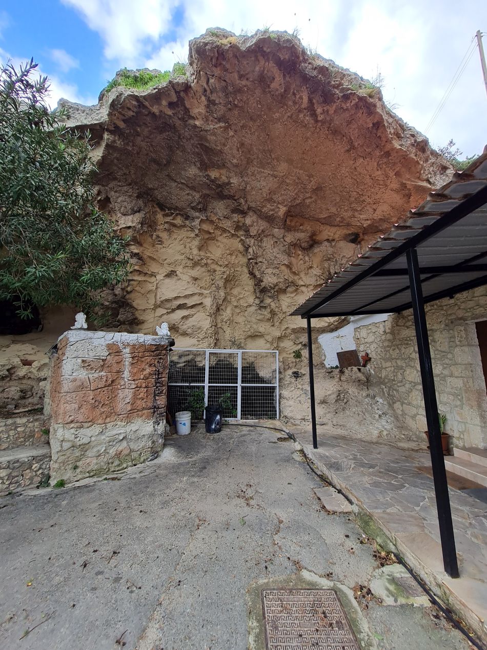 2023-01-31 37 Geroskipou Seven Saint Georges.jpg