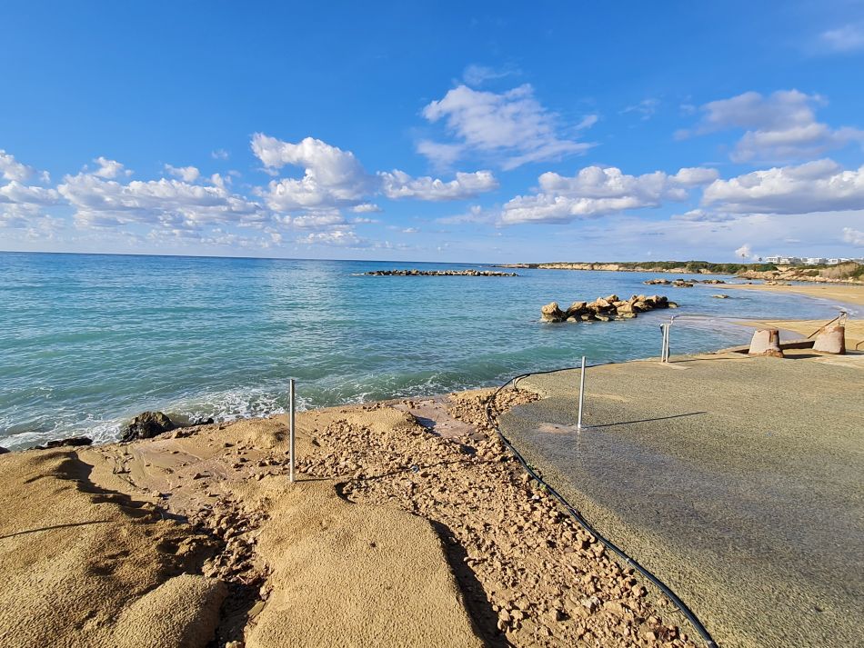 2023-02-03 02 Coral Bay Heading South.jpg