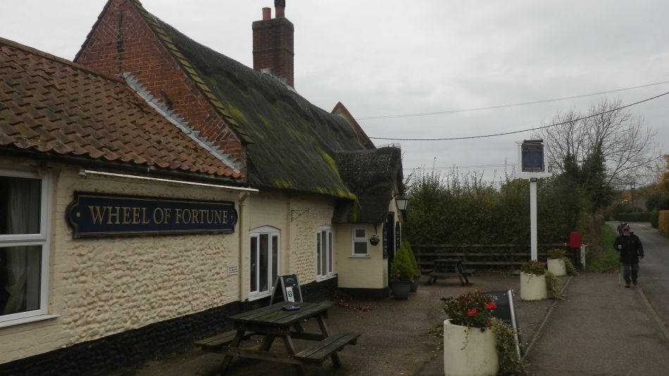 2017-11-09 07 Wensum Group at Bergh Apton.jpg