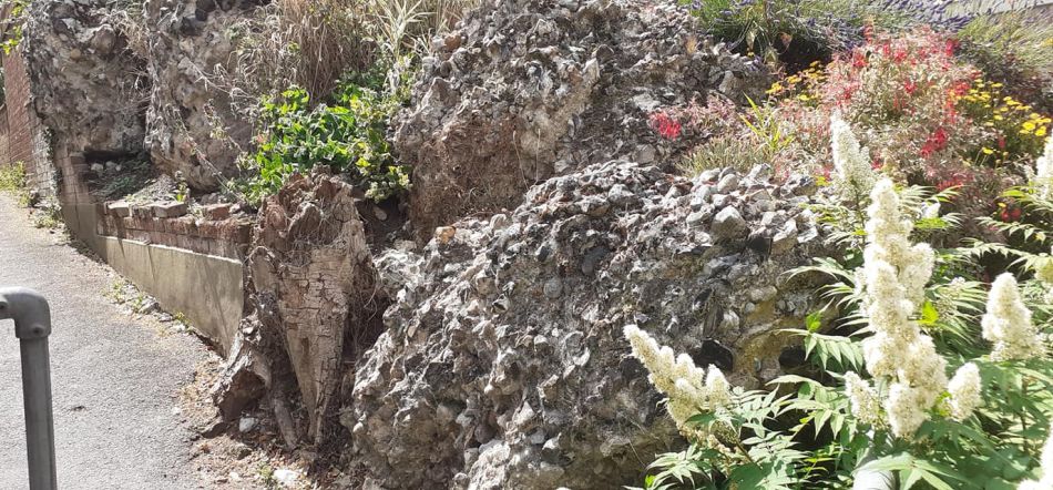 2022-07-14 10 Angles Way 17 - Bigod Way and Bath Hills.jpg