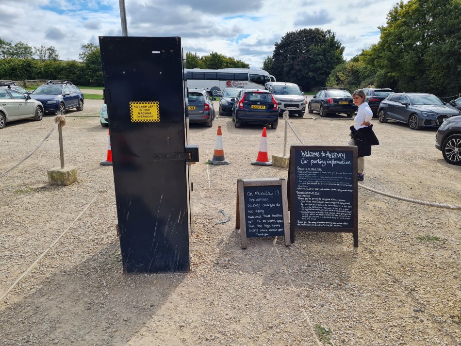 2022-09-19 03 Avebury Silbury West Kennet.jpg