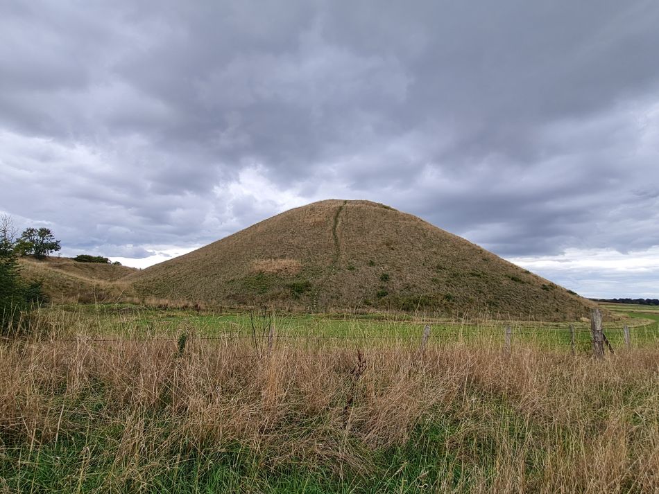 2022-09-19 07 Avebury Silbury West Kennet.jpg