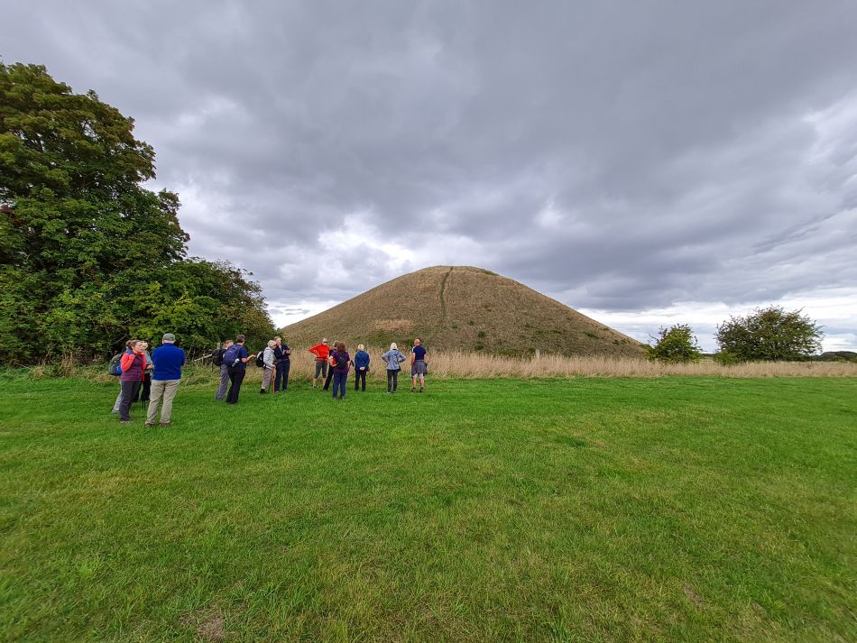 2022-09-19 09 Avebury Silbury West Kennet.jpg