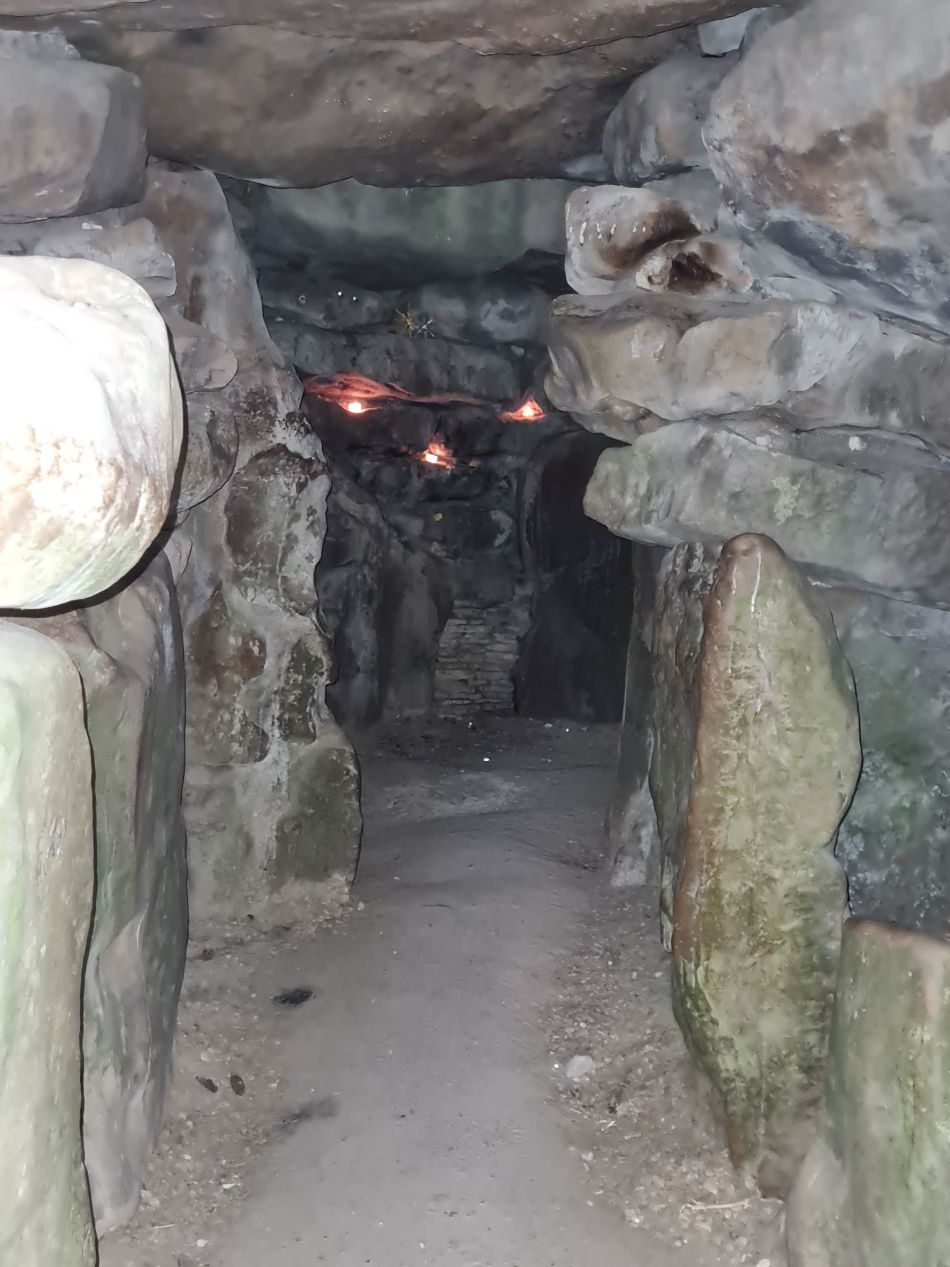 2022-09-19 19 Avebury Silbury West Kennet.jpg