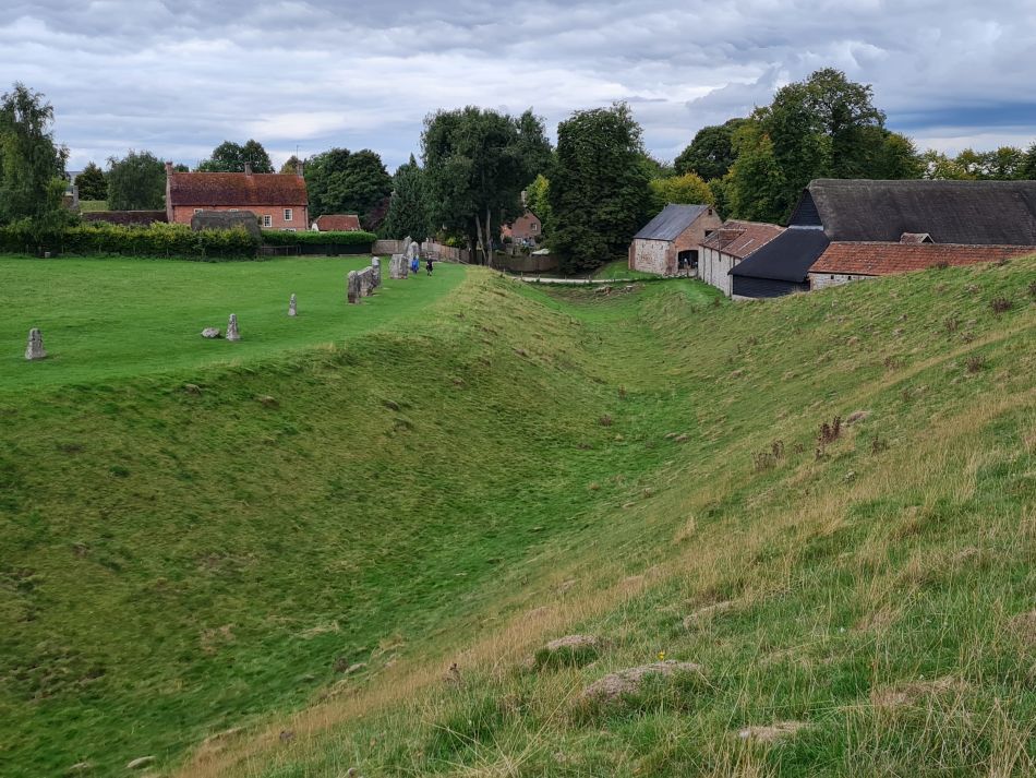2022-09-19 50 Avebury Silbury West Kennet.jpg
