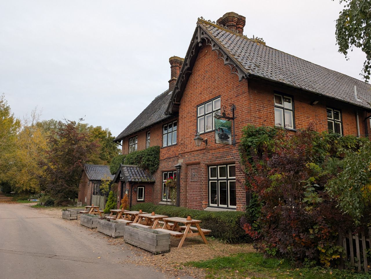 2025-10-18 11 Bus Walk - Harleston to Wortwell Station Farm.jpg