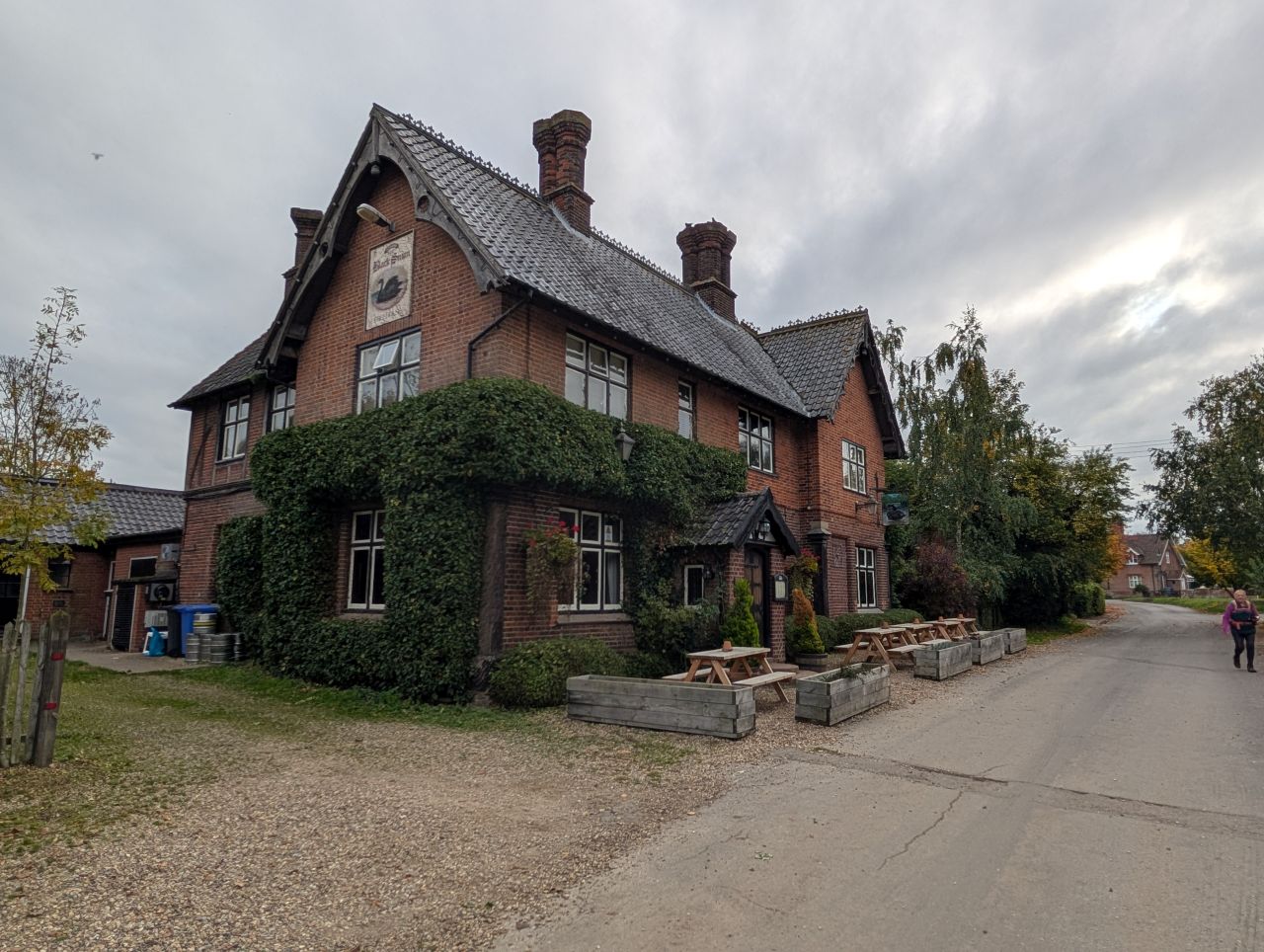 2025-10-18 13 Bus Walk - Harleston to Wortwell Station Farm.jpg