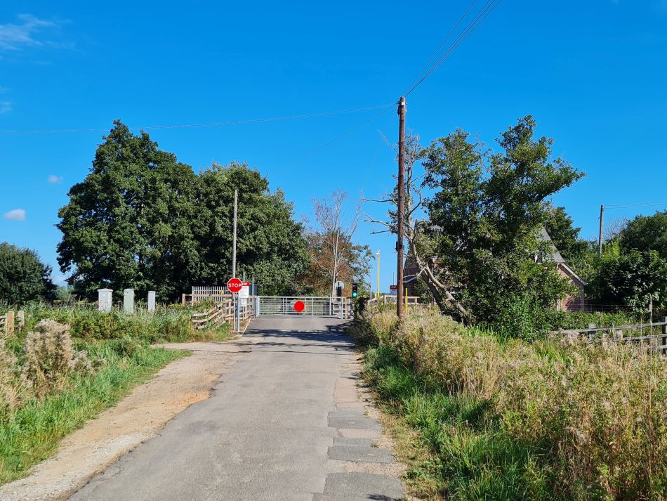 2022-08-31 05 Angles Way 21 - North Cove and Waveney.jpg