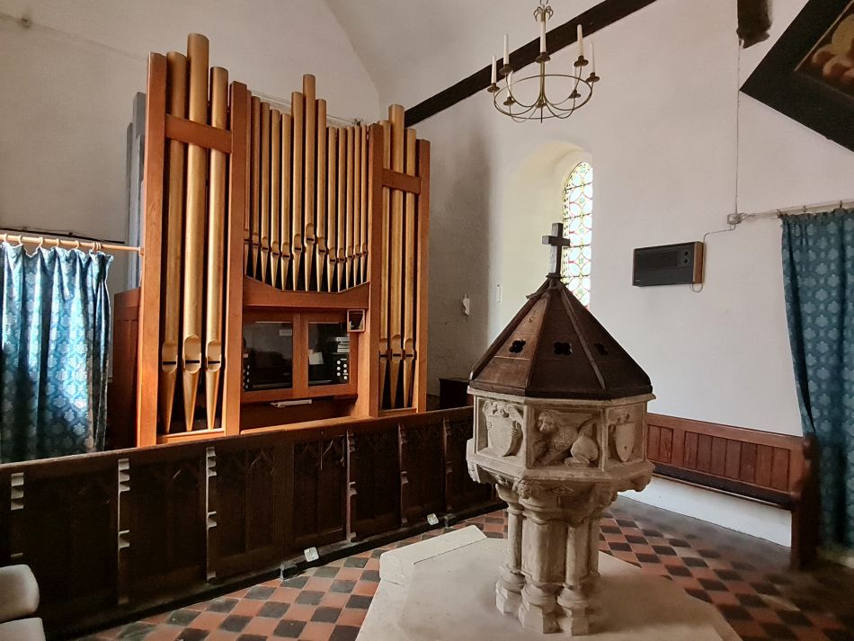 2022-08-31 28 Angles Way 21 - North Cove and Waveney.jpg