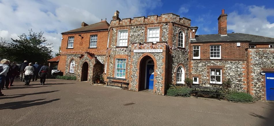 2022-09-28 10 Angles Way 23 - Oulton Broad.jpg