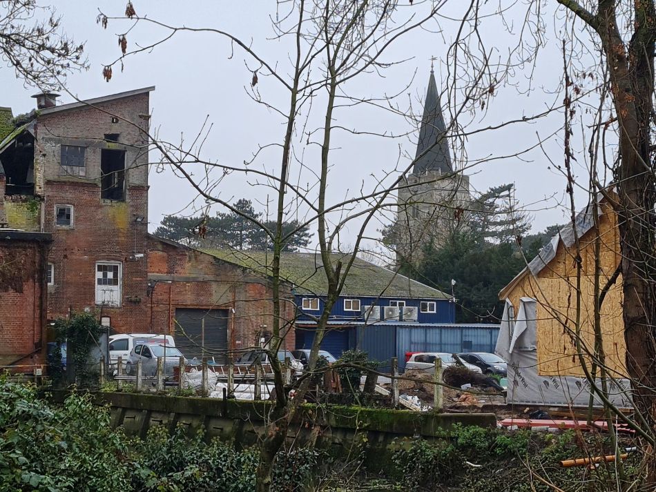 2020-12-09 06 Earsham Bridge and Falcon Meadow.jpg