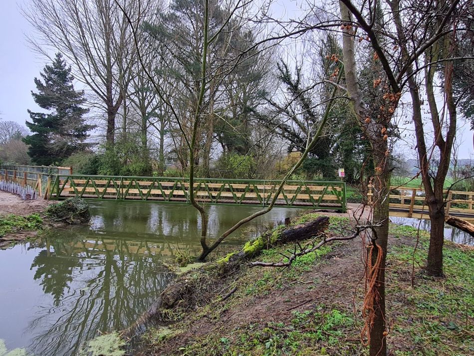 2020-12-09 07 Earsham Bridge and Falcon Meadow.jpg