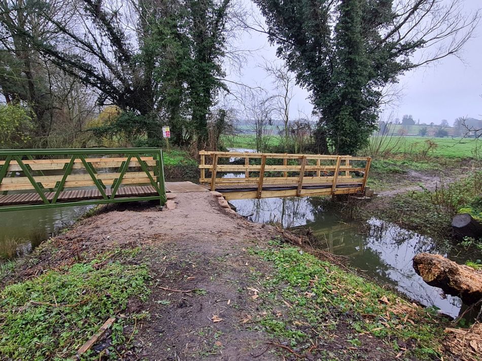 2020-12-09 08 Earsham Bridge and Falcon Meadow.jpg