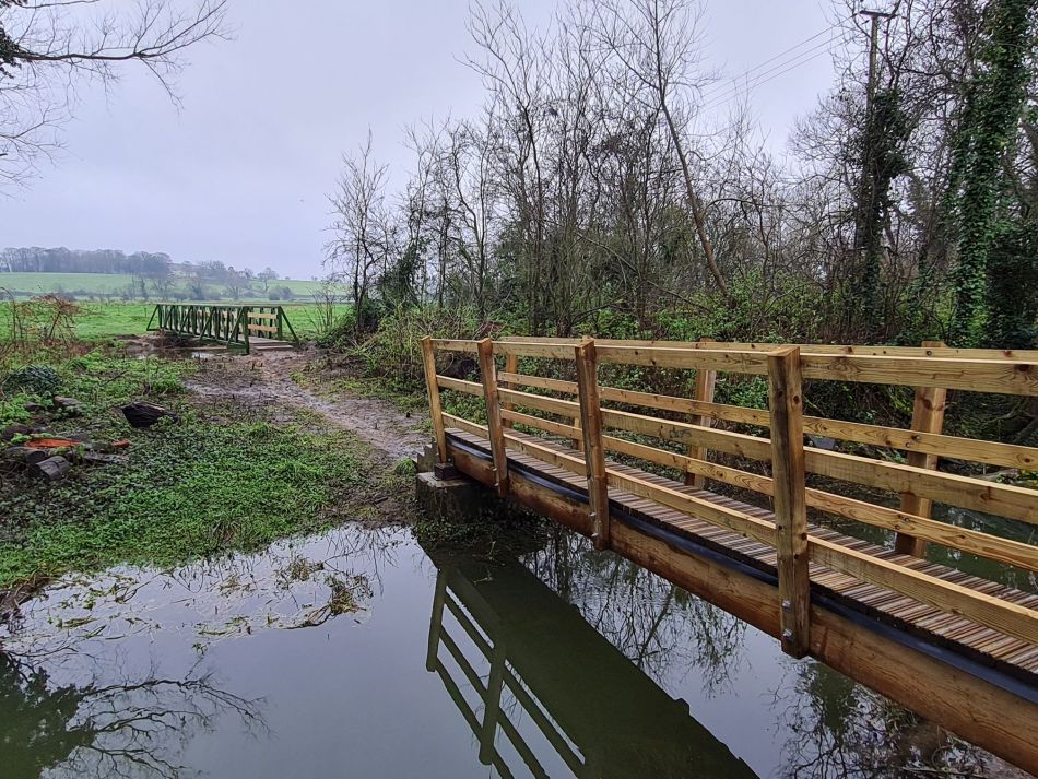 2020-12-09 09 Earsham Bridge and Falcon Meadow.jpg
