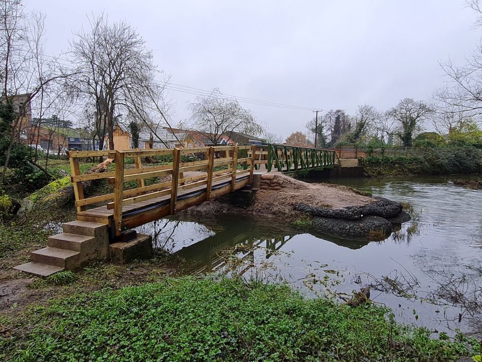 2020-12-09 10 Earsham Bridge and Falcon Meadow.jpg