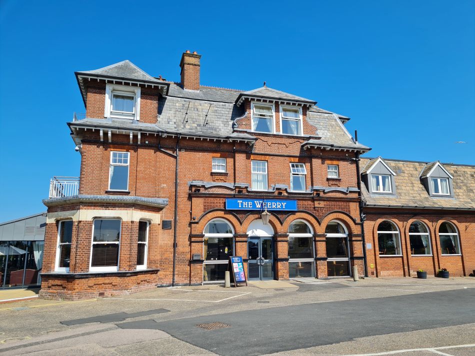 2023-05-20 22 ShelterBoots - Give Dave a good send off.jpg