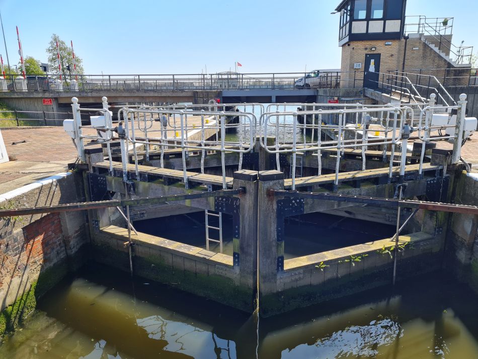 2023-05-20 23 ShelterBoots - Give Dave a good send off.jpg