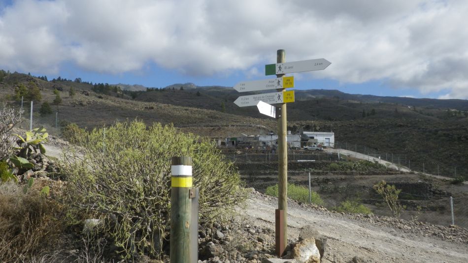 2020-01-10 04 Walk 2 Guia Chirche Aripe.jpg